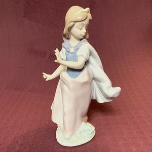 Lladro Porcelain Figurine; 6036; “Young Princess”; Girl in Pink Skirt; Perfect